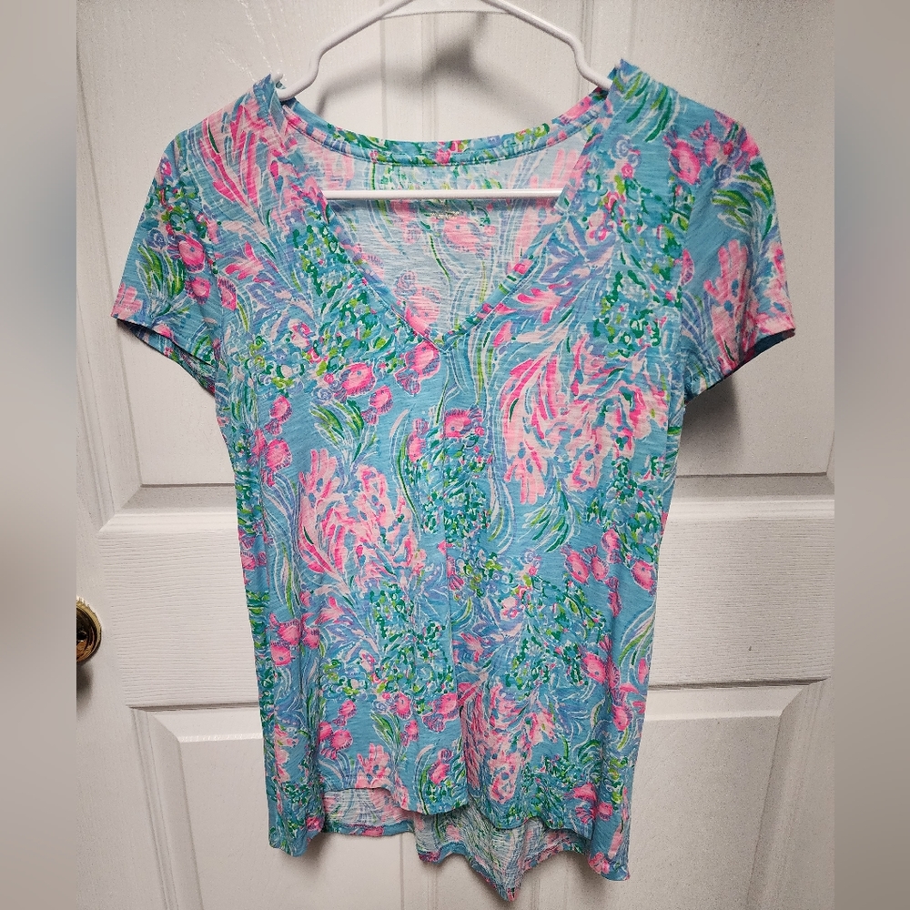 Lilly Pulitzer Etta Tee tshirt top. EUC X- SMALL smoke free home